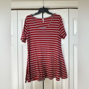 Small Lularoe Perfect T
